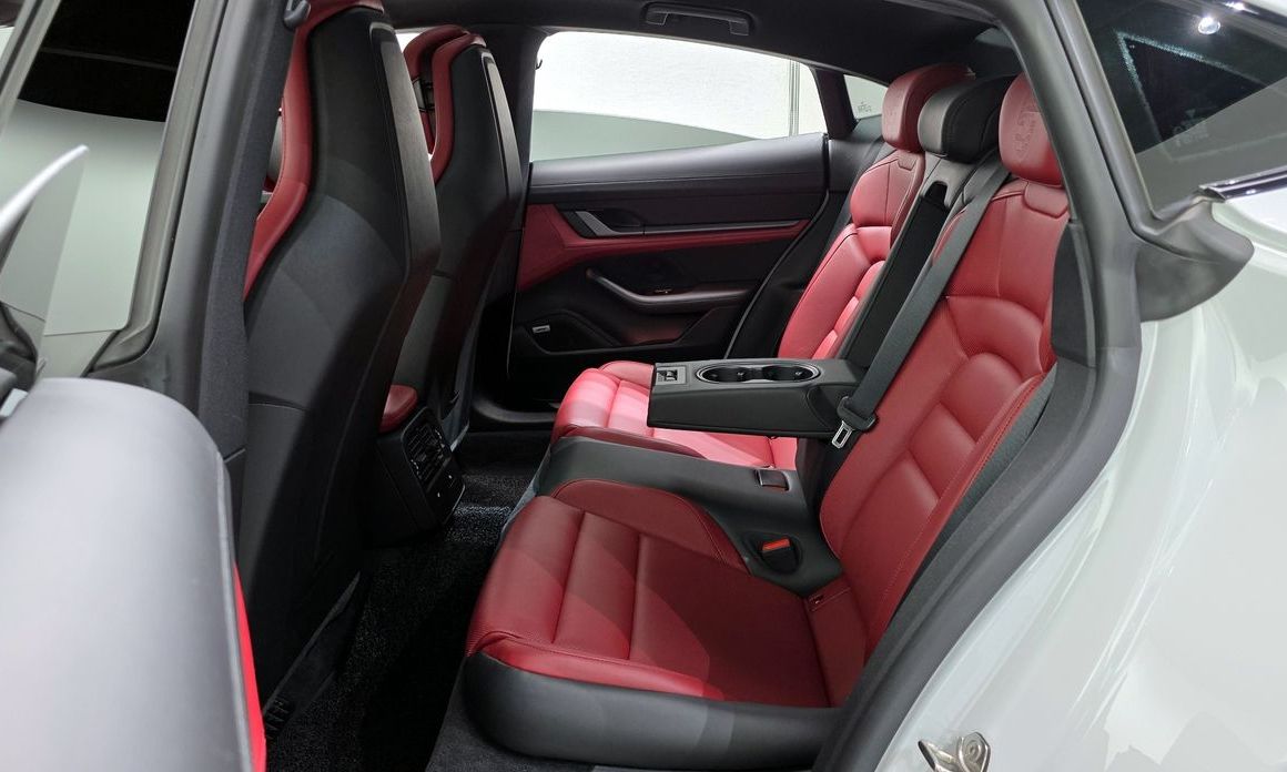 Porsche Taycan 2021