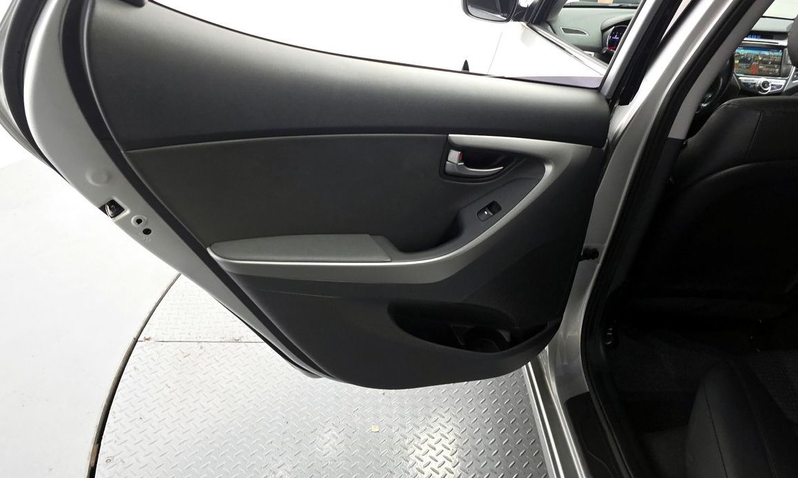 Hyundai AVANTE 2015