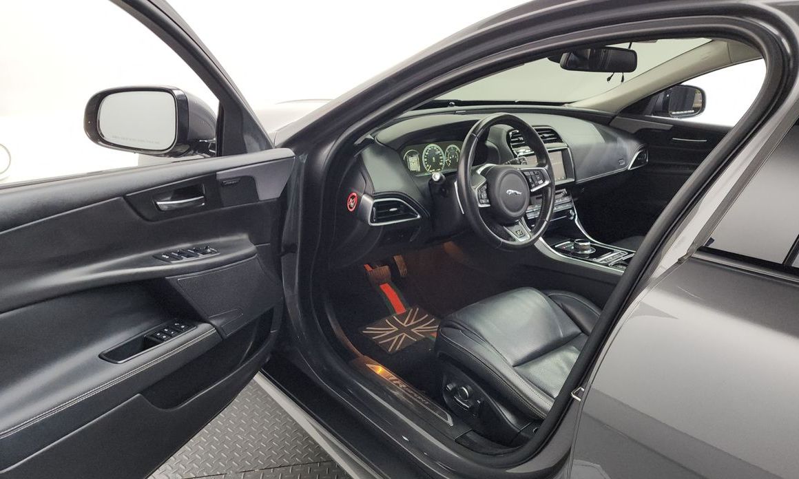 Jaguar XE 2018