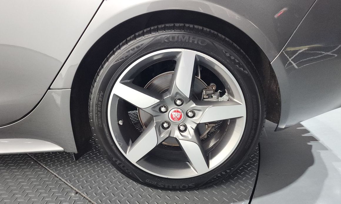 Jaguar XE 2018