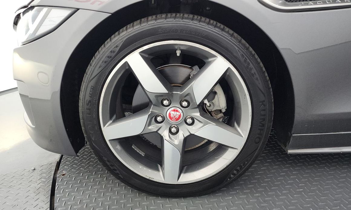Jaguar XE 2018
