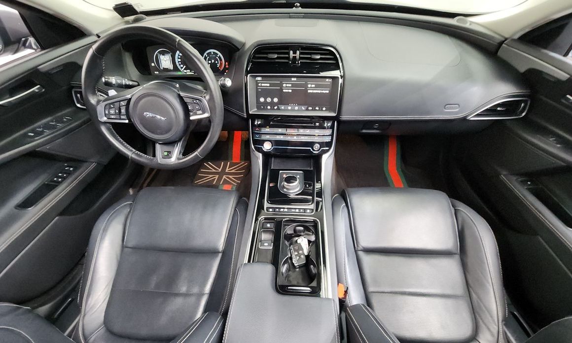 Jaguar XE 2018