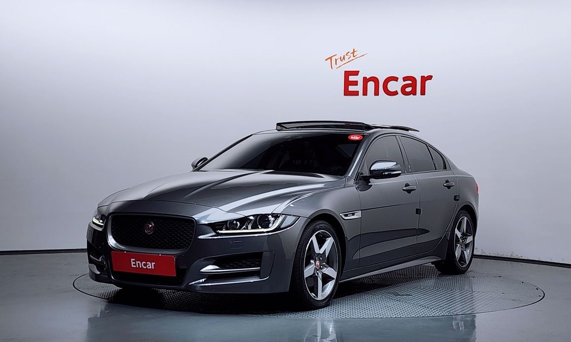 Jaguar XE 2018