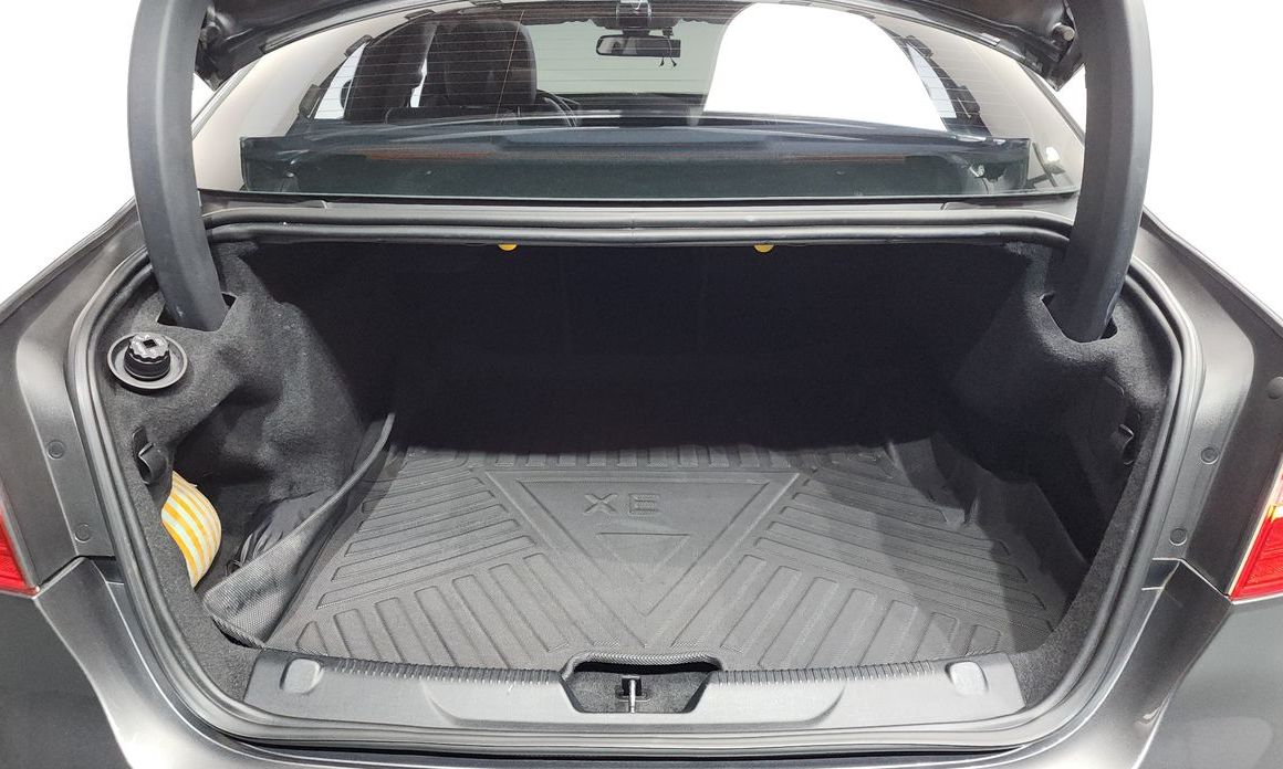 Jaguar XE 2018
