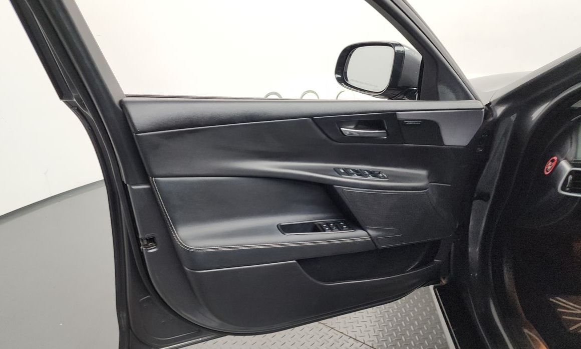 Jaguar XE 2018