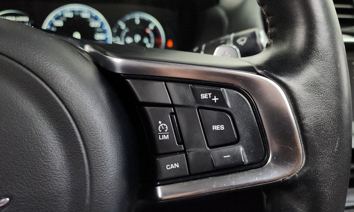 Jaguar XE 2018