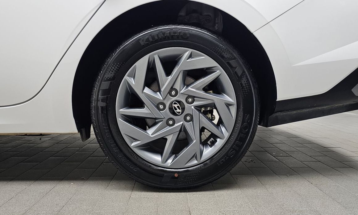 Hyundai AVANTE 2025