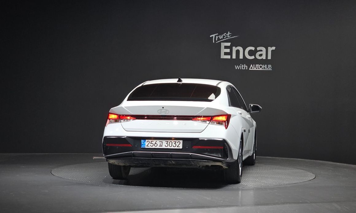 Hyundai AVANTE 2025
