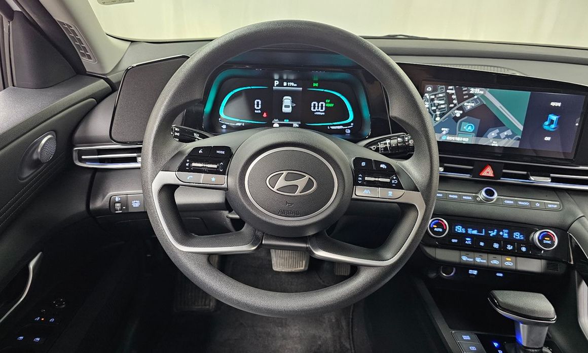 Hyundai AVANTE 2025