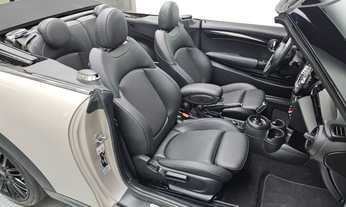 Mini Cooper Convertible 2024