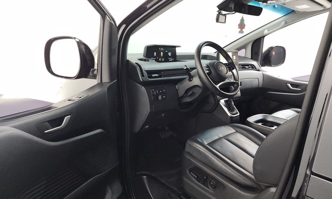 Hyundai Staria 2025