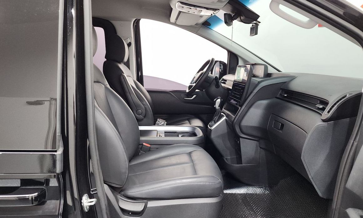 Hyundai Staria 2025