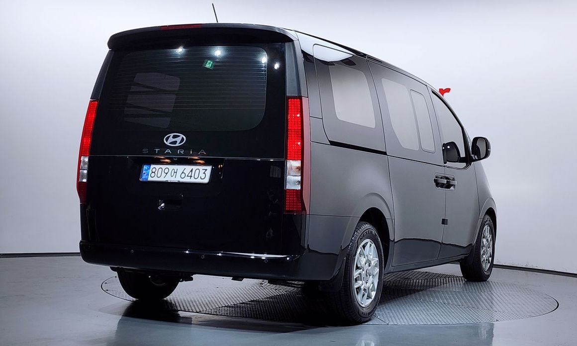 Hyundai Staria 2025