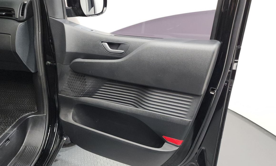 Hyundai Staria 2025
