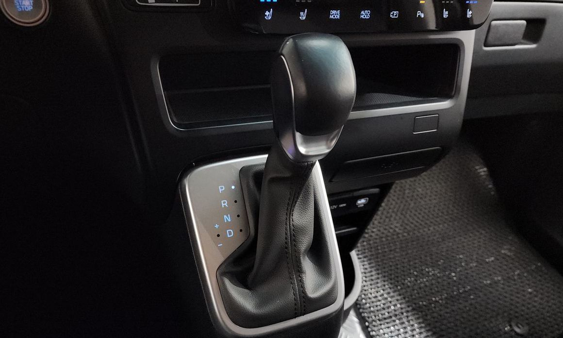 Hyundai Staria 2025