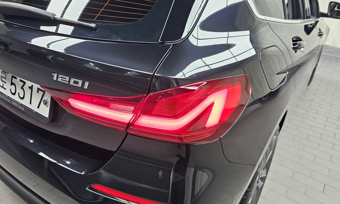 BMW 1-Series 2023
