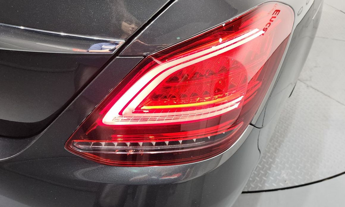Mercedes-Benz C-Class 2021