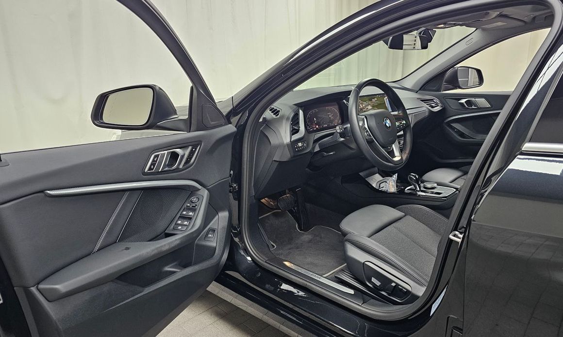 BMW 1-Series 2023