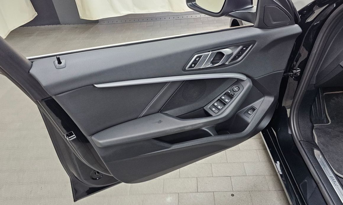 BMW 1-Series 2023