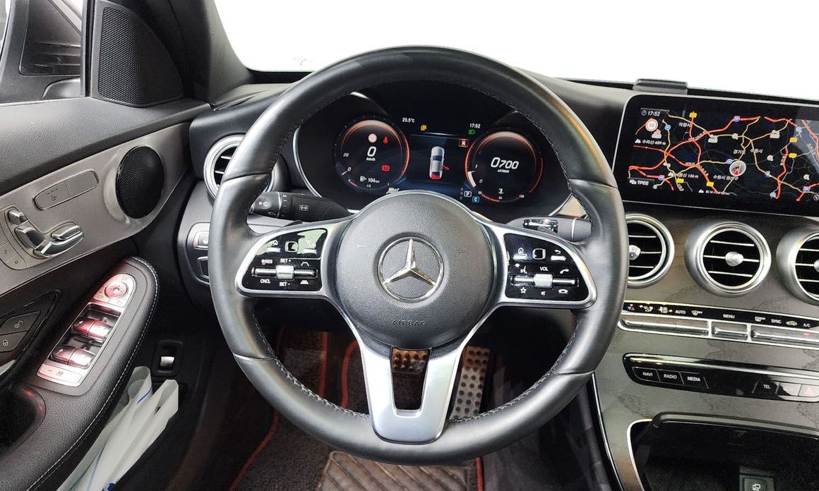 Mercedes-Benz C-Class 2021
