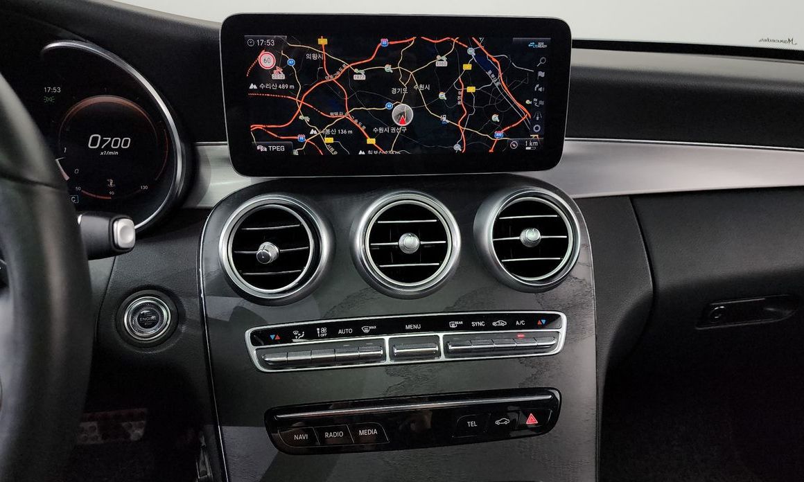 Mercedes-Benz C-Class 2021