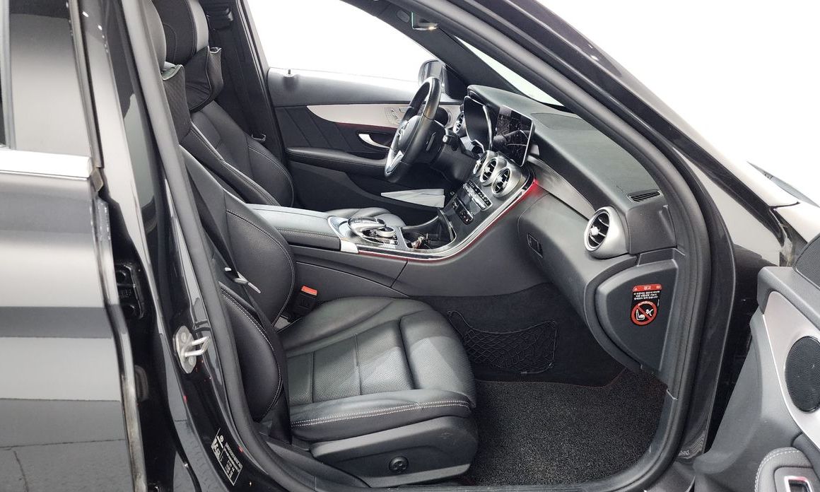 Mercedes-Benz C-Class 2021