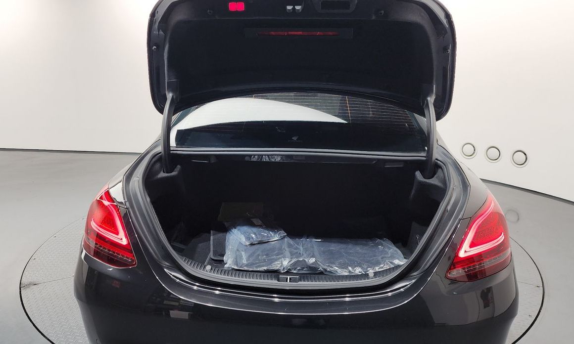 Mercedes-Benz C-Class 2021