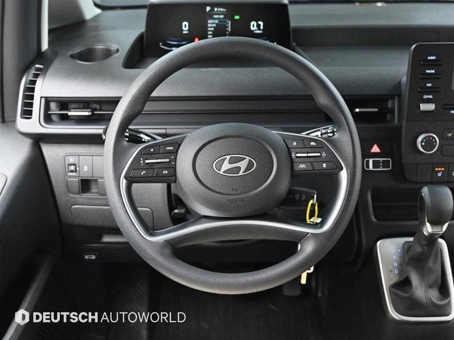 Hyundai Staria 2025