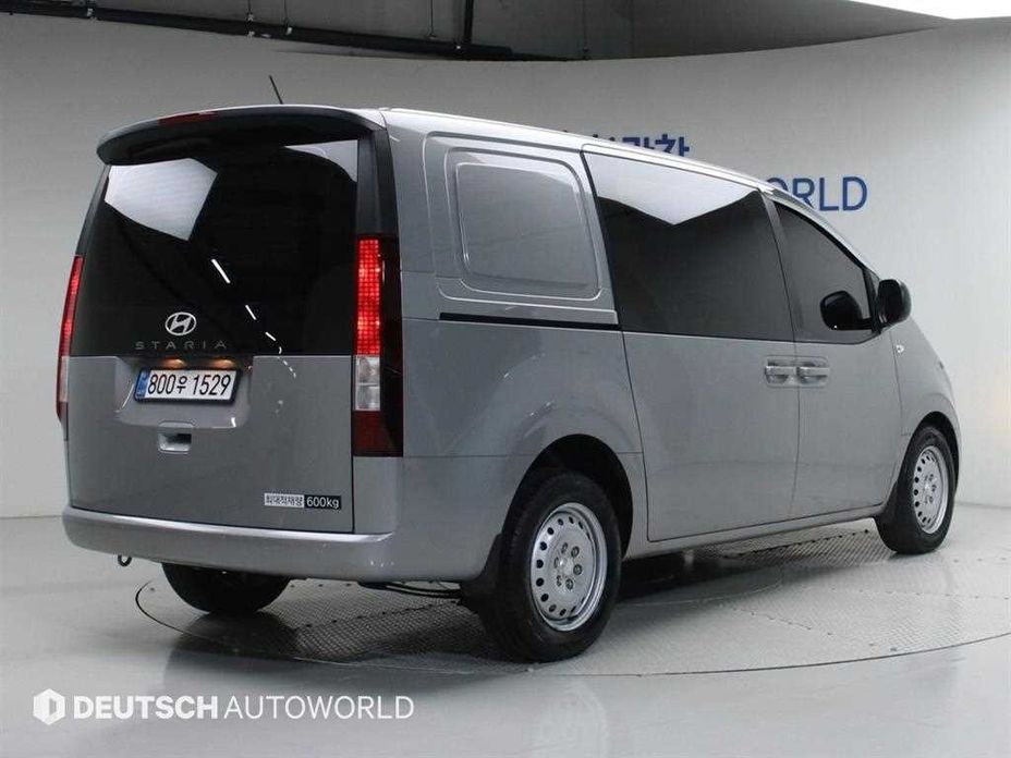 Hyundai Staria 2025