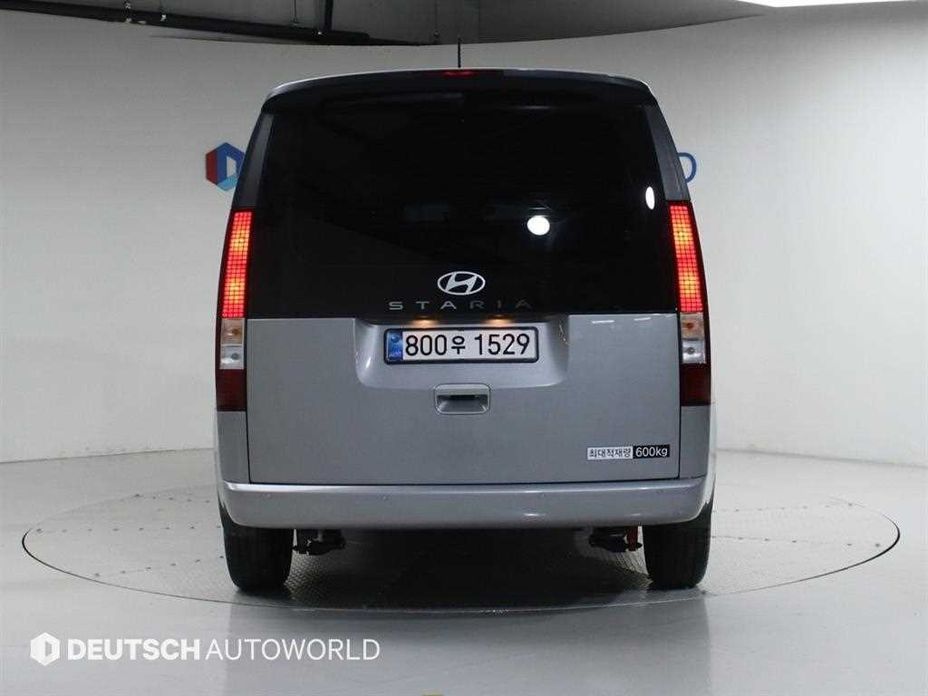 Hyundai Staria 2025