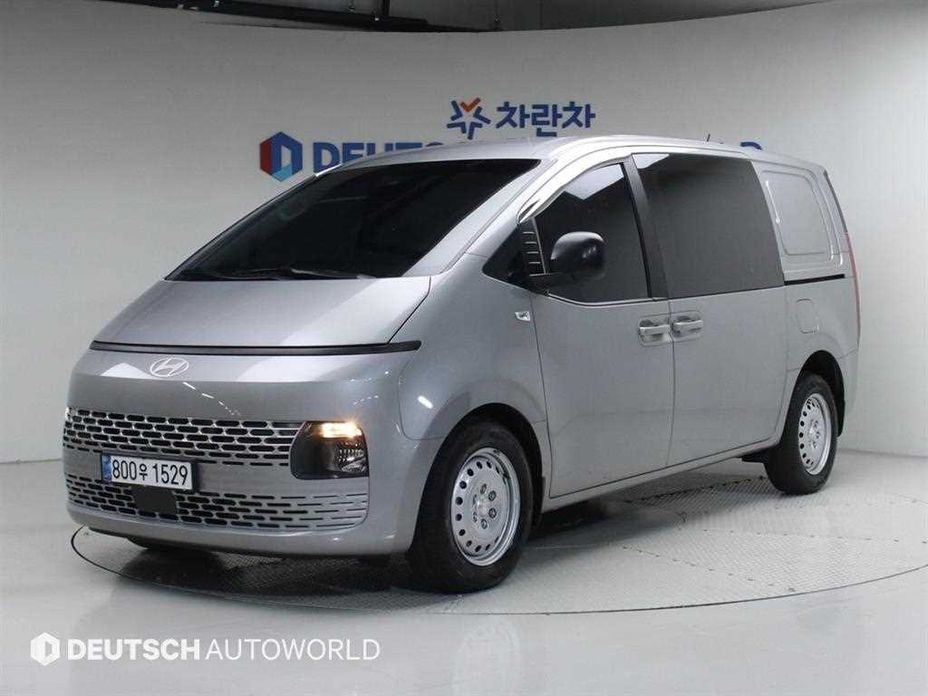 Hyundai Staria 2025