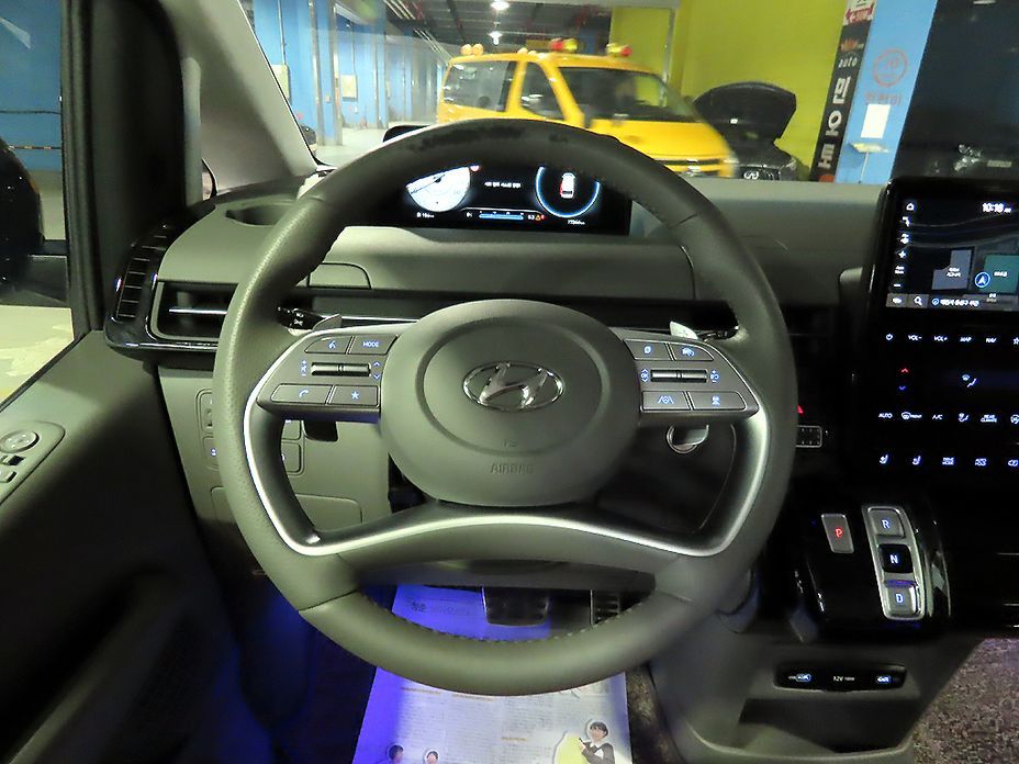 Hyundai Staria 2024