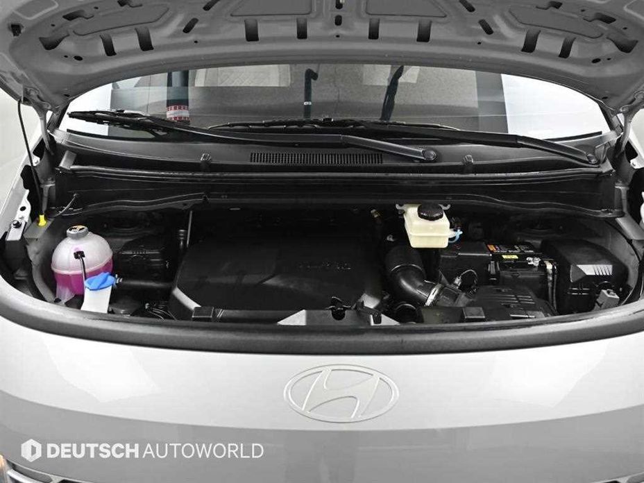 Hyundai Staria 2025