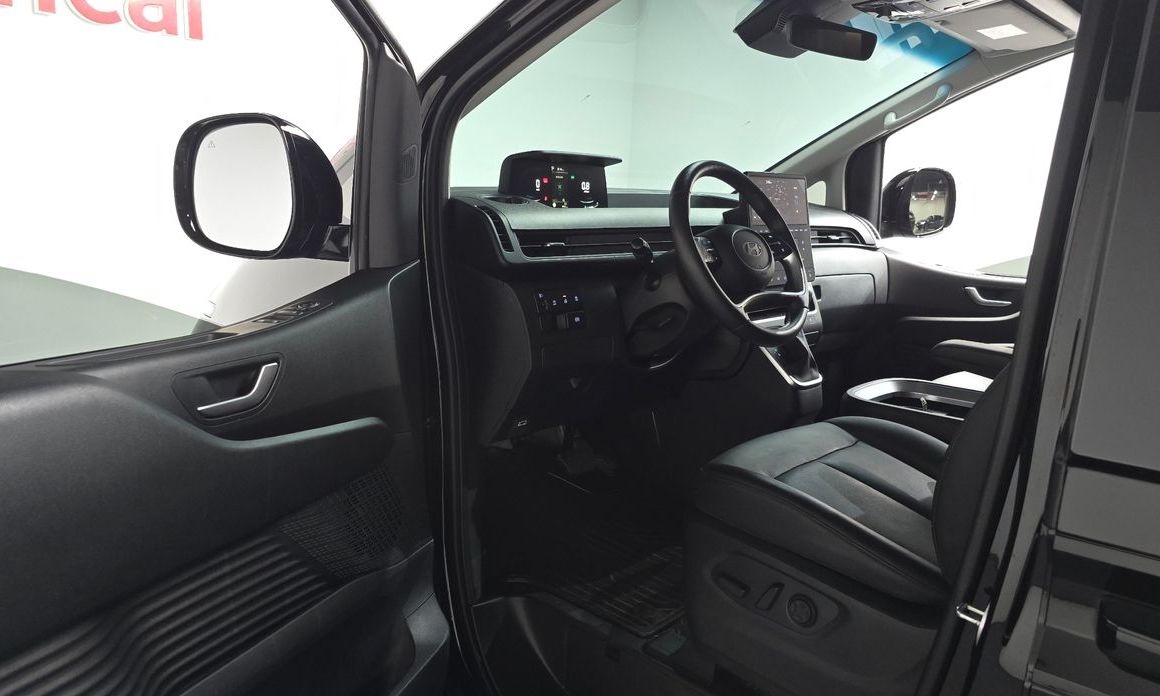 Hyundai Staria 2025