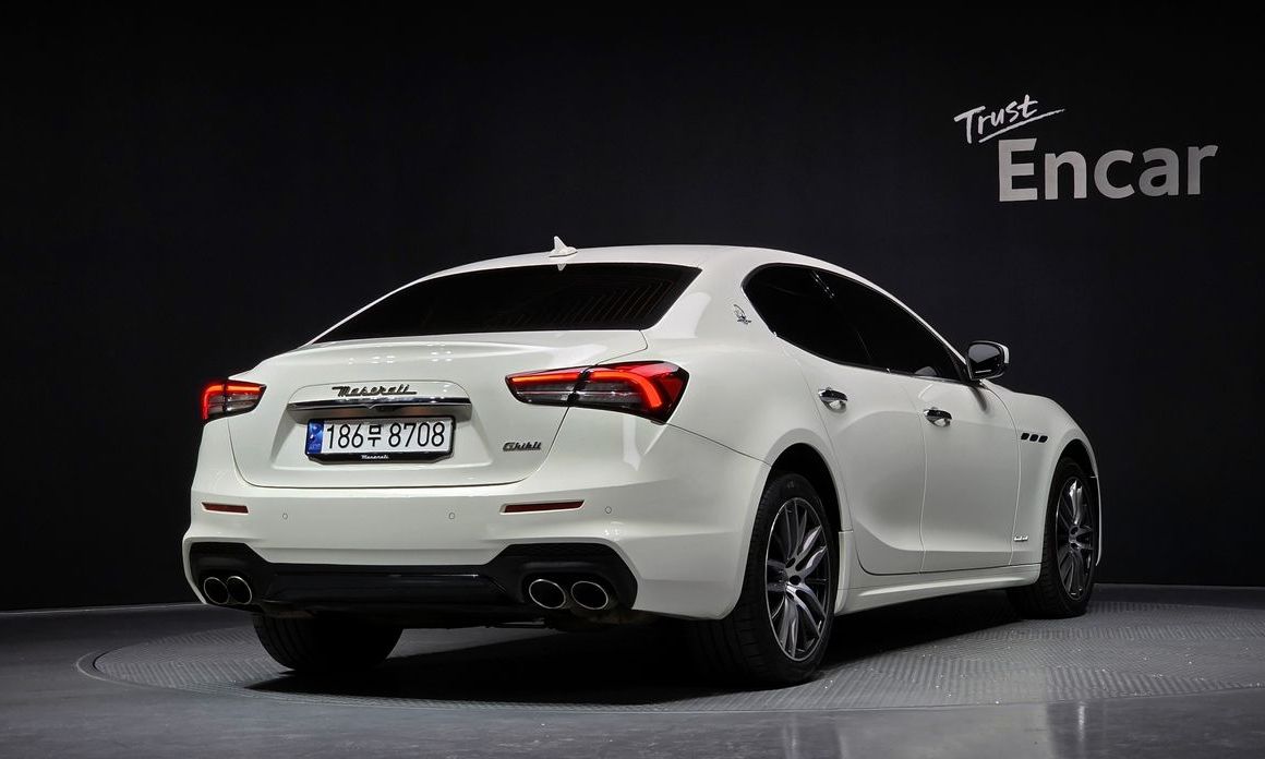 Maserati Ghibli 2021