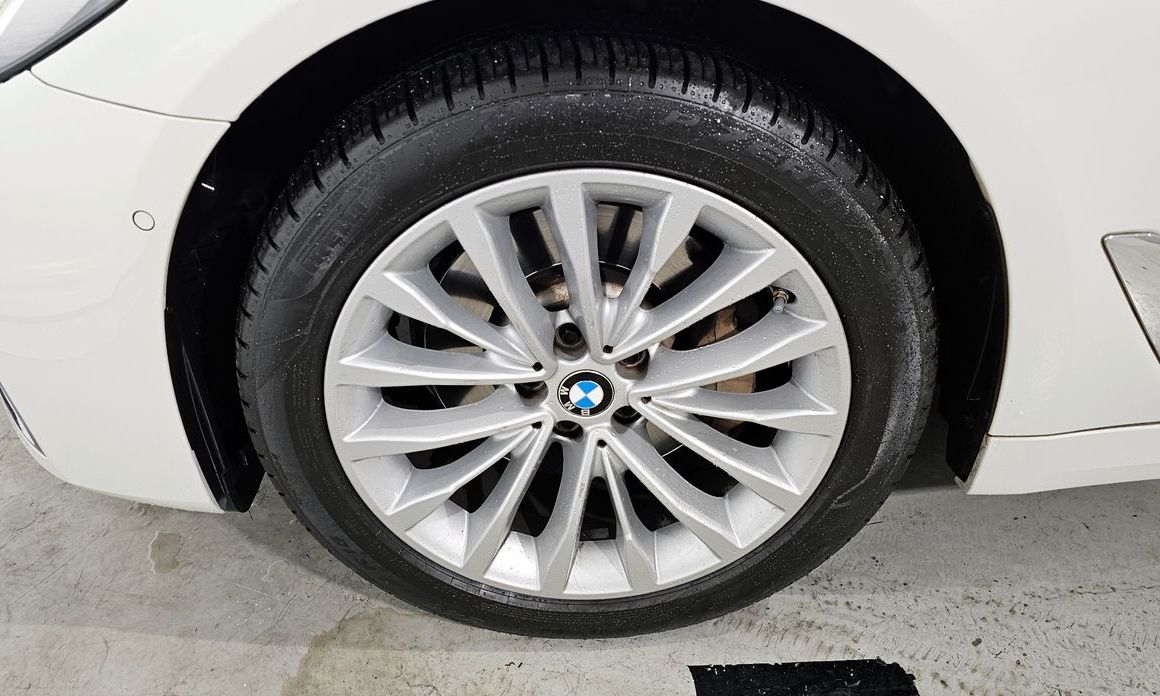 BMW 5-Series 2022