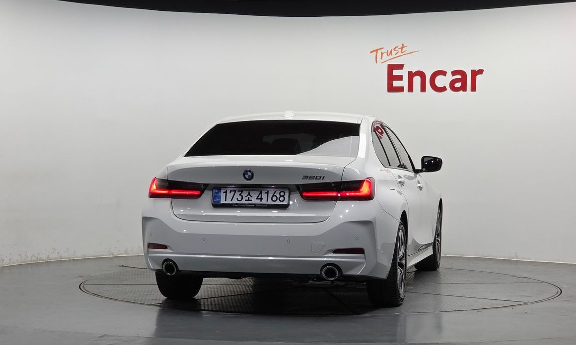 BMW 3-Series 2024