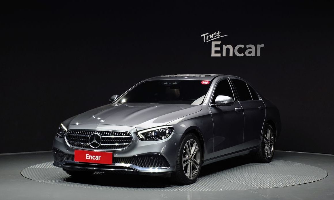 Mercedes-Benz E-Class 2022