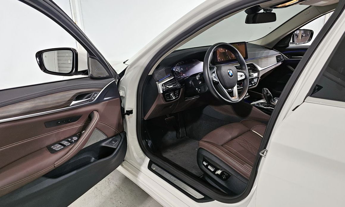 BMW 5-Series 2022
