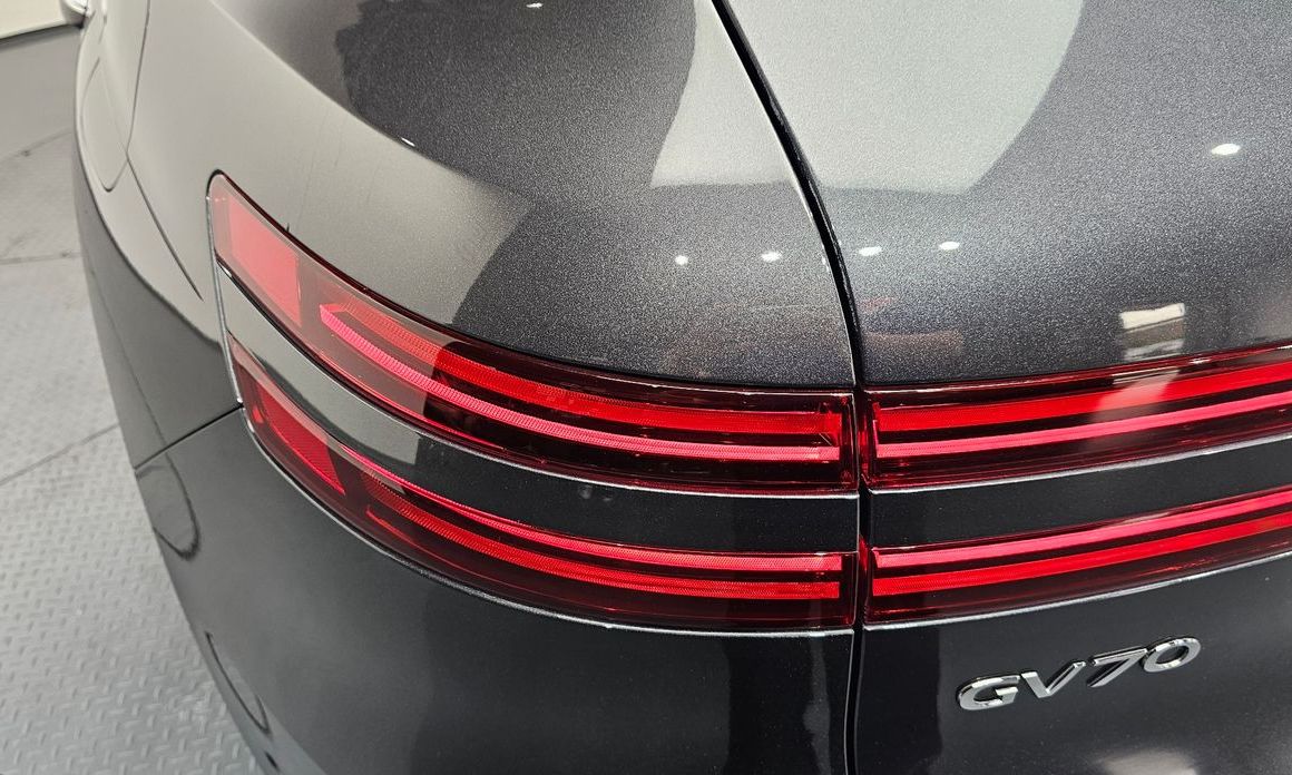 Genesis GV70 2023