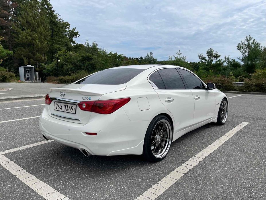 Infiniti Q50 2015