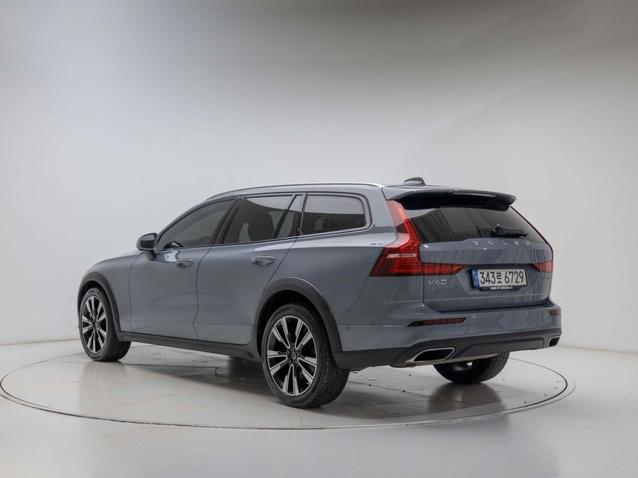 Volvo V60 2022