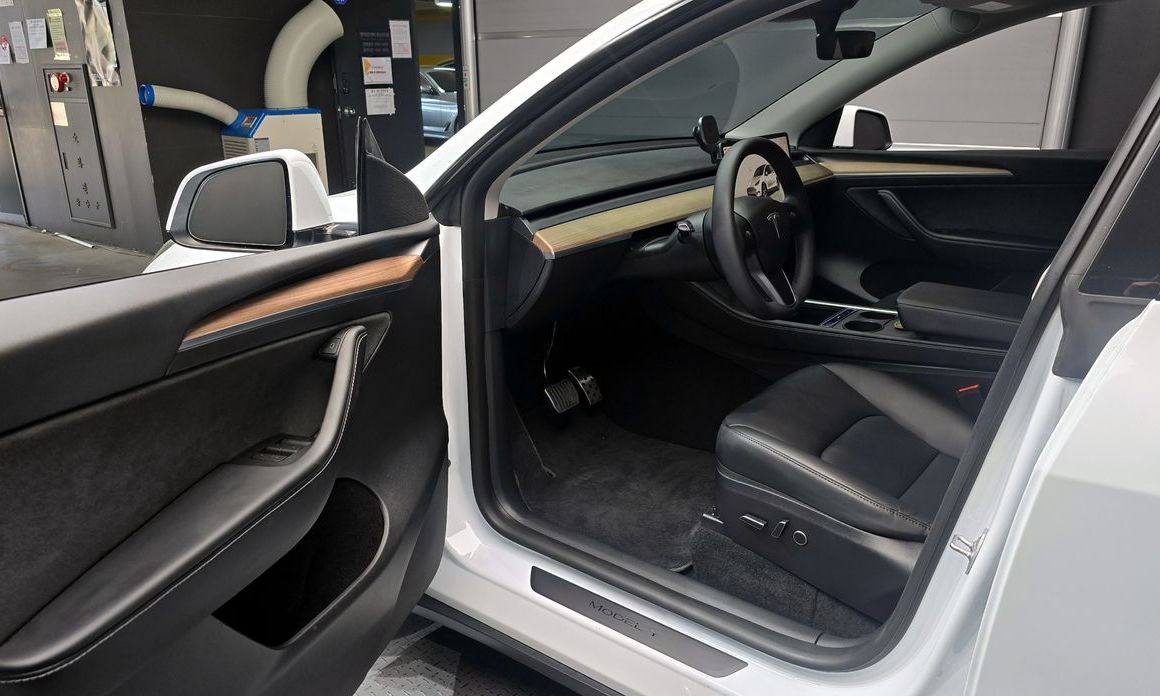 Tesla Model Y 2023