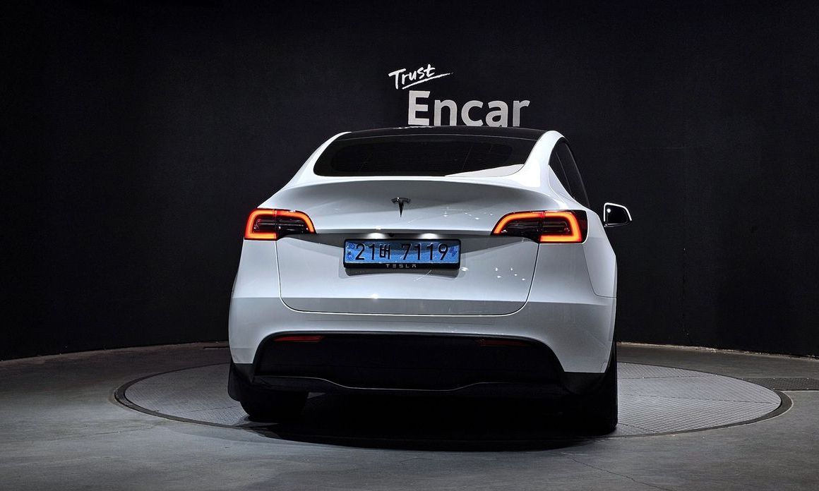Tesla Model Y 2023
