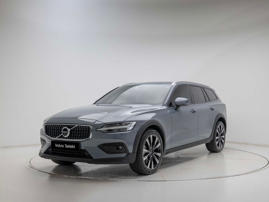Volvo V60 2022