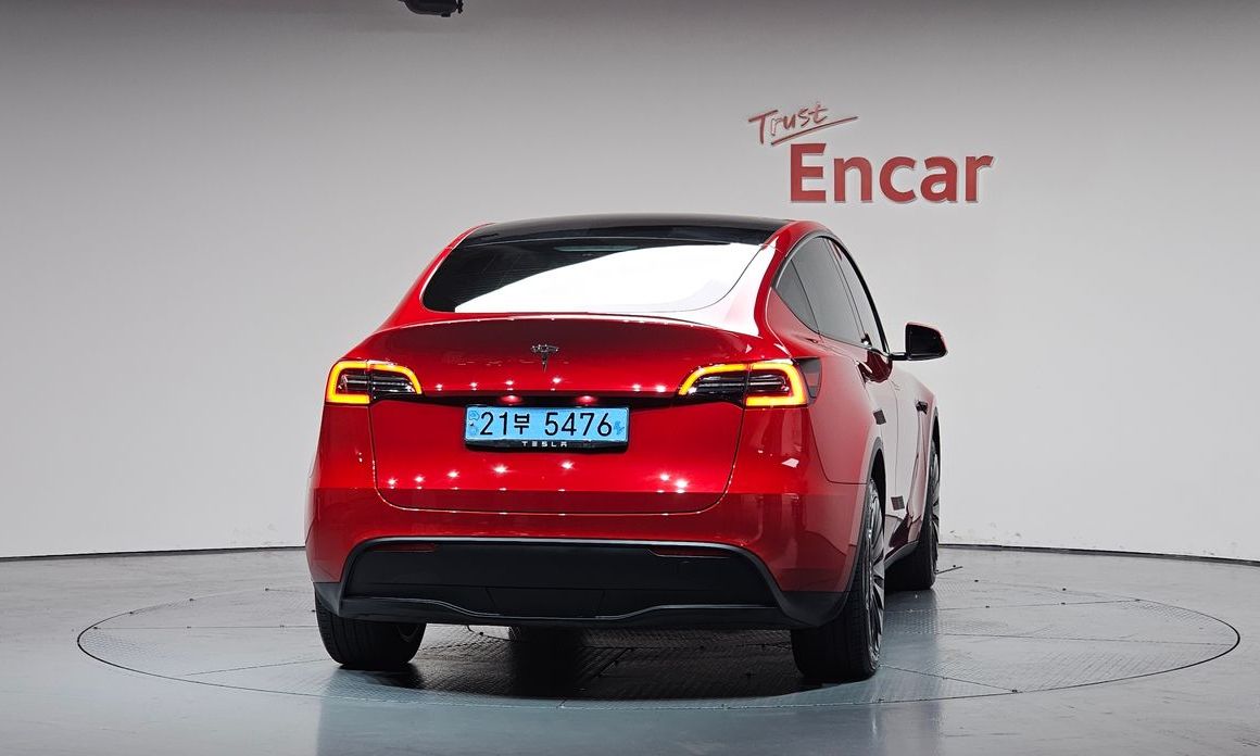 Tesla Model Y 2023