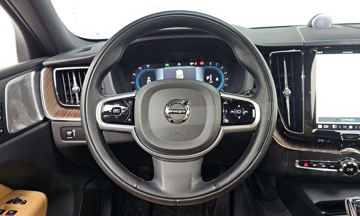 Volvo XC60 2022