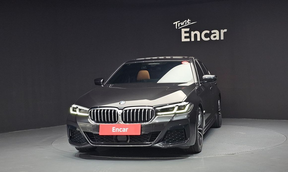 BMW 5-Series 2023