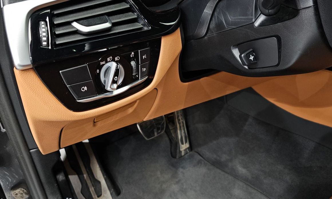 BMW 5-Series 2023