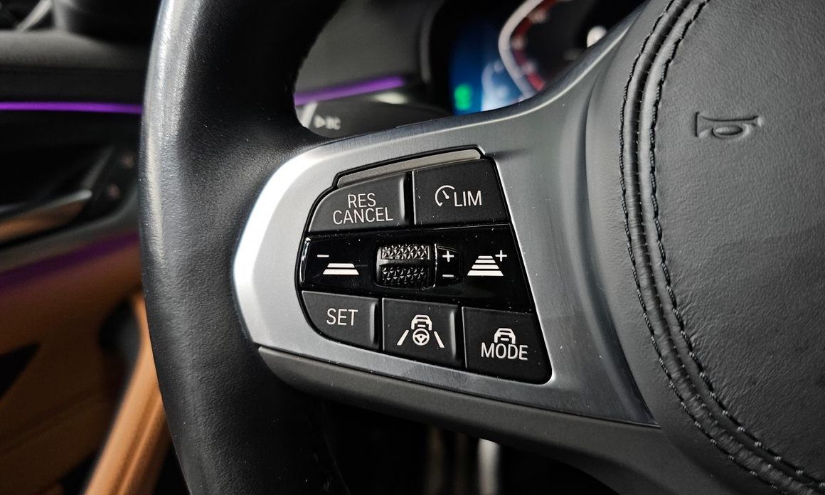 BMW 5-Series 2023
